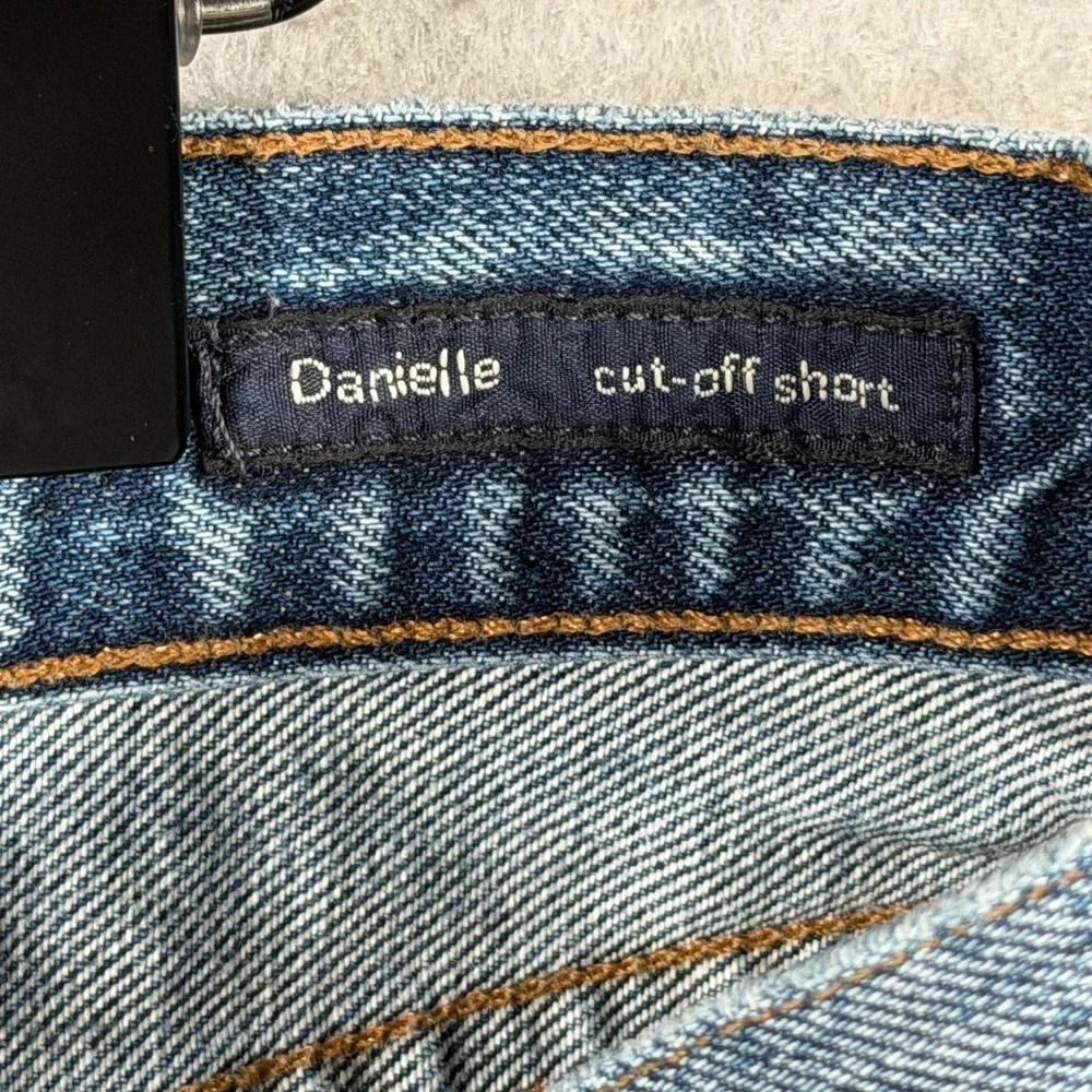 Citizens of Humanity Danielle Cut-Off Shorts Blue Distressed Denim 990D-837 32 - Picture 11 of 16